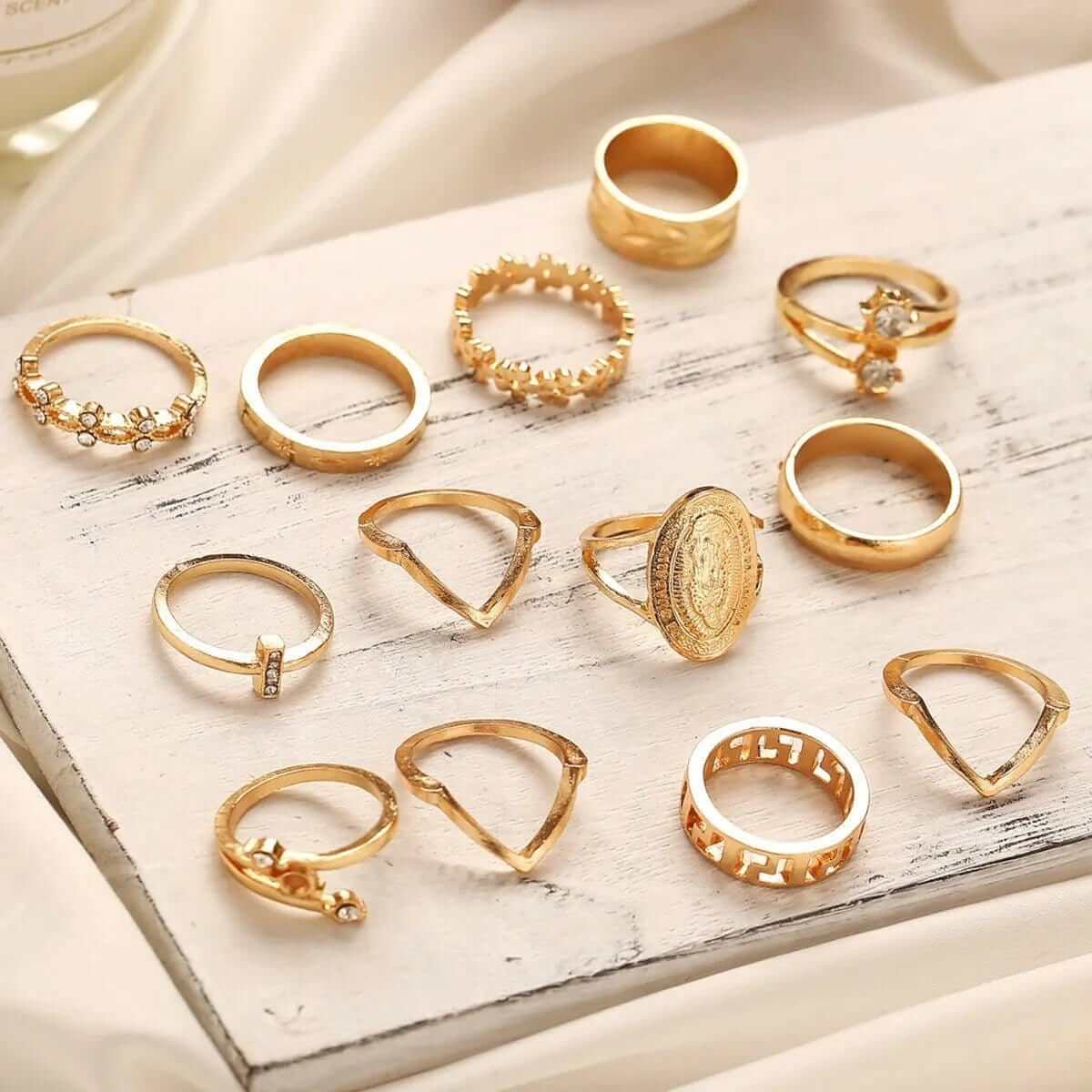 13 Piece Medallion Ring Set - A&S Direct